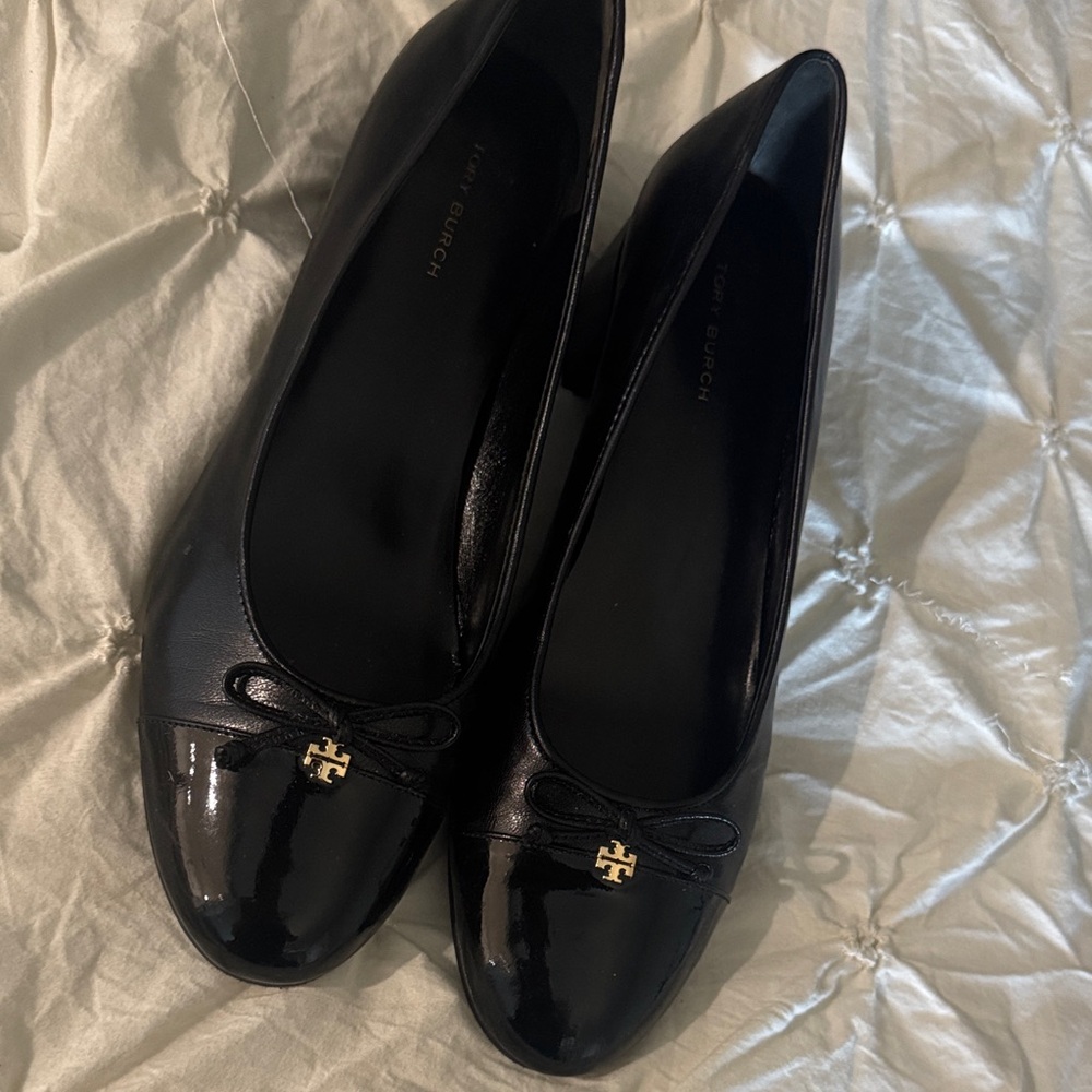 Tory Burch Black Patent Leather Logo Ballet Flats